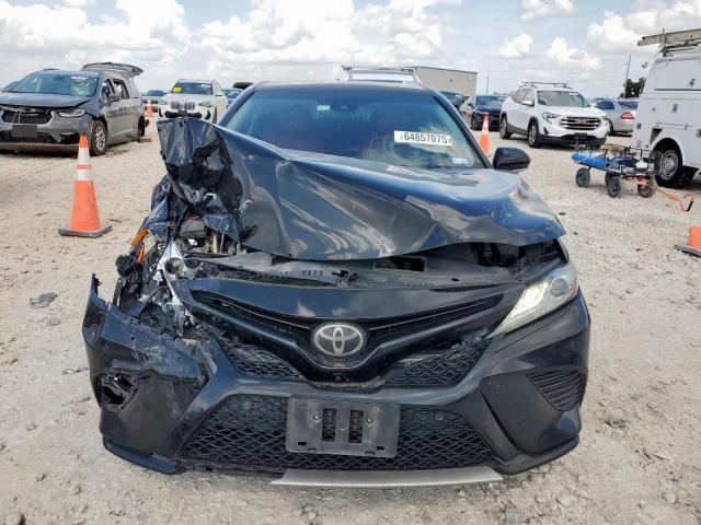 4T1B61HK6JU099089 - 2018 TOYOTA CAMRY XSE Қара фото 5