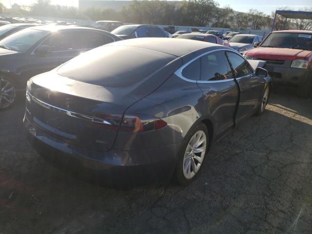 5YJSA1E25HF229390 - 2017 TESLA MODEL S Մոխրագույն լուսանկար 4