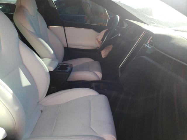 5YJSA1E25HF229390 - 2017 TESLA MODEL S Մոխրագույն լուսանկար 5