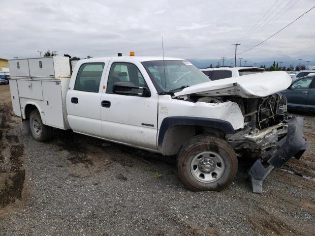 1GCHK33U75F814471 - 2005 CHEVROLET SILVERADO K3500 WHITE photo 4