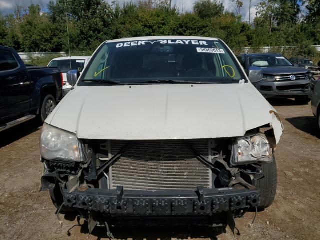 2C4RC1CG5DR684729 - 2013 CHRYSLER TOWN & COU TOURING L WHITE photo 5