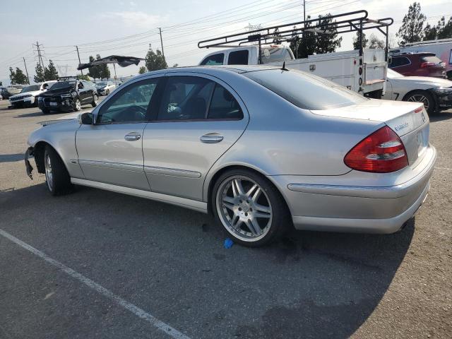 WDBUF65JX3A228976 - 2003 MERCEDES-BENZ E 320 Արծաթագույն լուսանկար 2