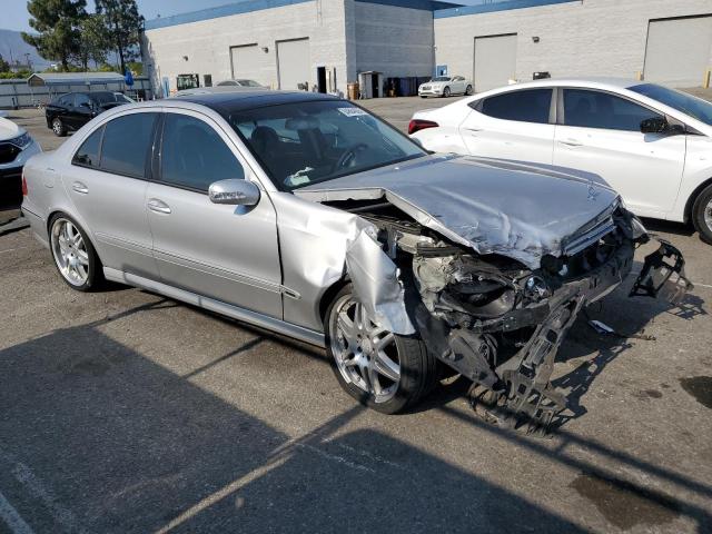 WDBUF65JX3A228976 - 2003 MERCEDES-BENZ E 320 Արծաթագույն լուսանկար 4