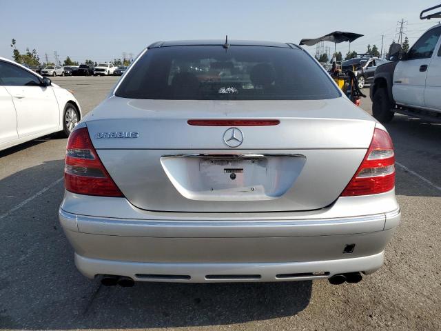 WDBUF65JX3A228976 - 2003 MERCEDES-BENZ E 320 Արծաթագույն լուսանկար 6