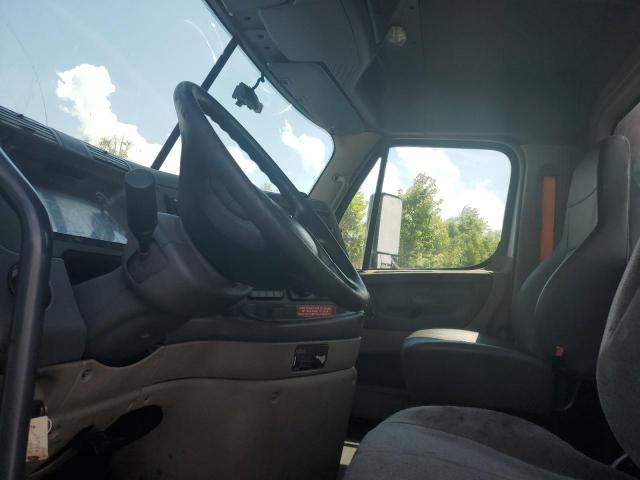 1FUBGEDV7FLGH4782 - 2015 FREIGHTLINER CASCADIA 1 WHITE photo 5