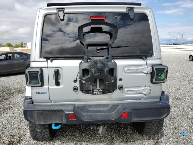 1C4JJXR62NW178627 - 2022 JEEP WRANGLER RUBICON 4XE SILVER photo 6