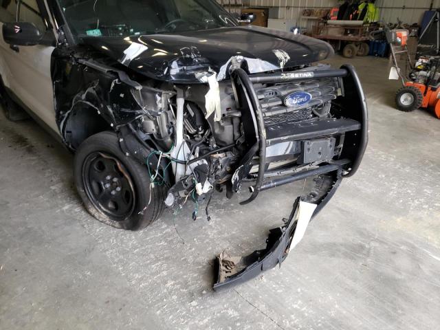 1FM5K8AR6HGA77482 - 2017 FORD EXPLORER POLICE INTERCEPTOR TWO TONE photo 9