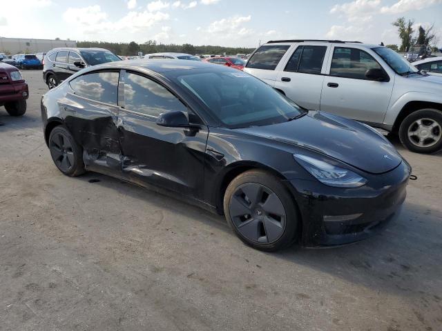 5YJ3E1EBXMF848926 - 2021 TESLA MODEL 3 BLACK photo 4