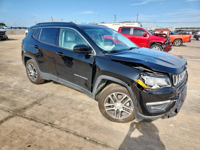 3C4NJCBB5KT636714 - 2019 JEEP COMPASS LATITUDE أسود صورة 4