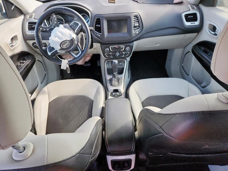 3C4NJCBB5KT636714 - 2019 JEEP COMPASS LATITUDE أسود صورة 8