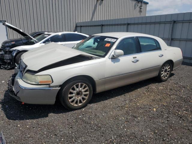 2006 LINCOLN TOWN CAR SIGNATURE, 