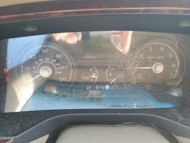 1LNHM81WX6Y608767 - 2006 LINCOLN TOWN CAR SIGNATURE أبيض صورة 9