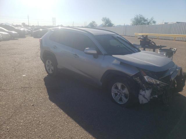 2T3W1RFV1MC134968 - 2021 TOYOTA RAV4 XLE SILVER photo 4