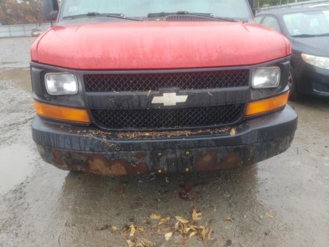 1GCGG25V871158648 - 2007 CHEVROLET EXPRESS CA RED photo 9