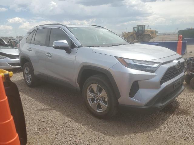 2T3P1RFV9RC463574 - 2024 TOYOTA RAV4 XLE SILVER photo 4