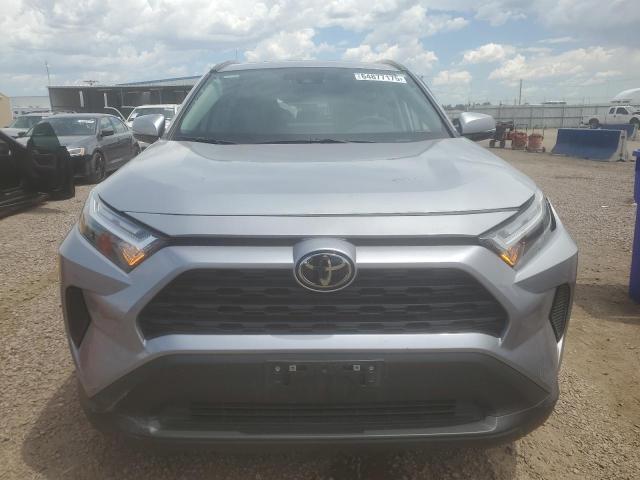2T3P1RFV9RC463574 - 2024 TOYOTA RAV4 XLE SILVER photo 5