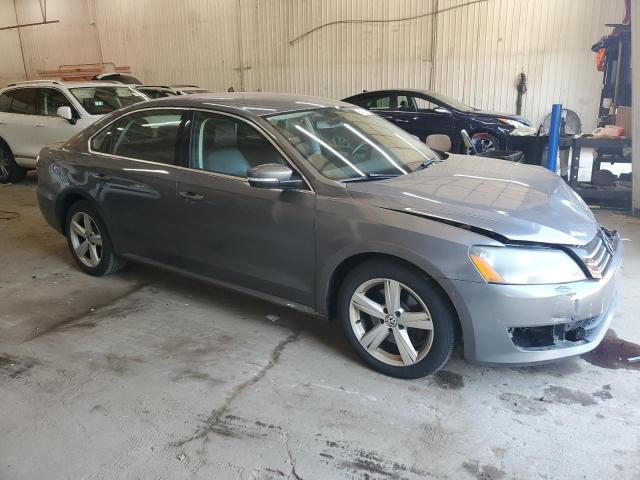 1VWBP7A30DC117066 - 2013 VOLKSWAGEN PASSAT SE ნაცრისფერი ფოტო 4