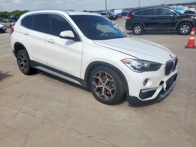 WBXHU7C57K3H45424 - 2019 BMW X1 SDRIVE28I WHITE photo 4