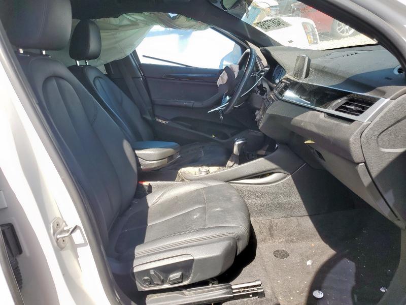 WBXHU7C57K3H45424 - 2019 BMW X1 SDRIVE28I WHITE photo 7