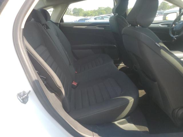 3FA6P0LU1LR240172 - 2020 FORD FUSION SE WHITE photo 10