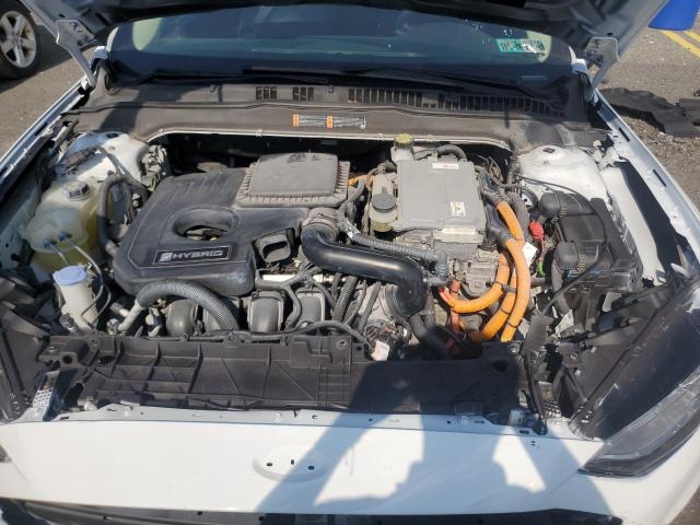 3FA6P0LU1LR240172 - 2020 FORD FUSION SE WHITE photo 11