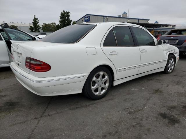 WDBJF65J92B474090 - 2002 MERCEDES-BENZ E 320 WHITE photo 3