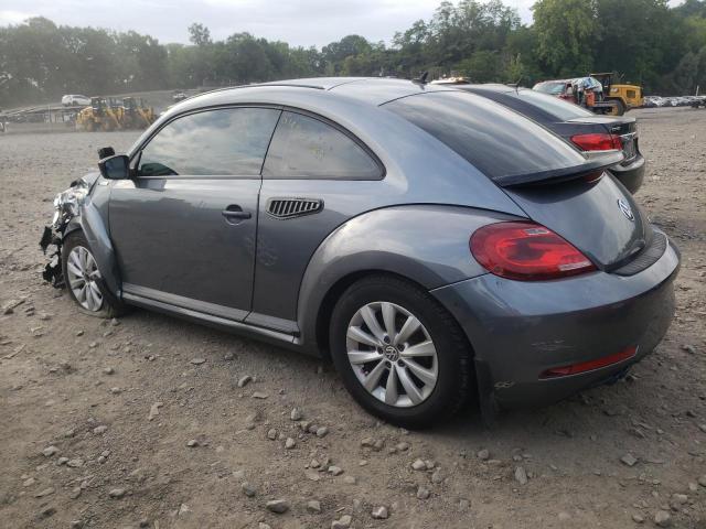 3VWFD7AT6JM702884 - 2018 VOLKSWAGEN BEETLE S CHARCOAL photo 2