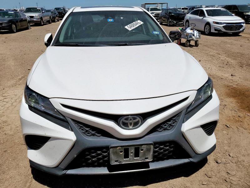 4T1B11HK7JU020768 - 2018 TOYOTA CAMRY L 白色 照片 5