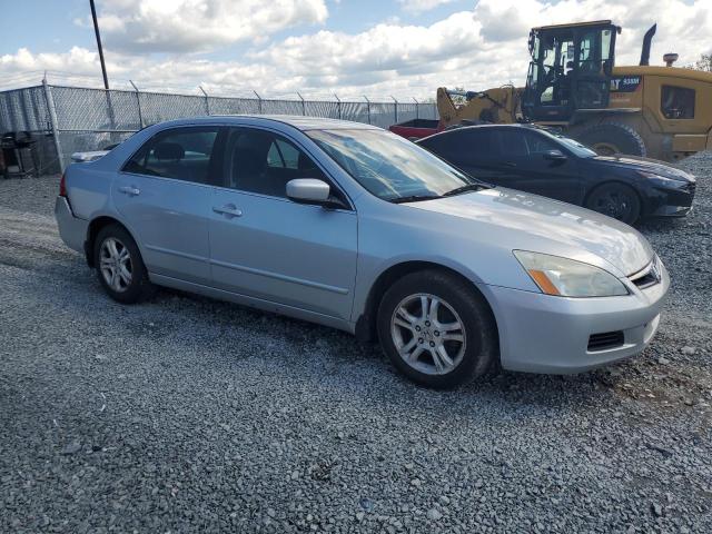 1HGCM56717A812416 - 2007 HONDA ACCORD EX SILVER photo 4