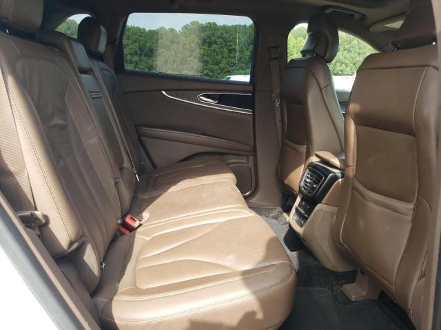 2LMPJ6LR4JBL42432 - 2018 LINCOLN MKX RESERVE Weiß Foto 11