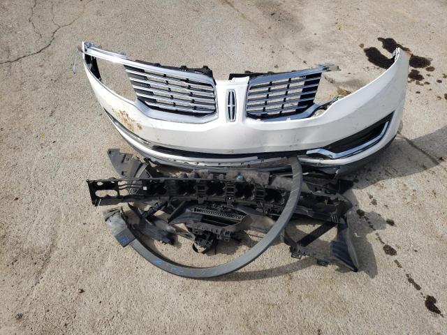 2LMPJ6LR4JBL42432 - 2018 LINCOLN MKX RESERVE Weiß Foto 13