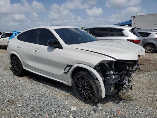 5YMCY0C01M9E12327 - 2021 BMW X6 M WHITE photo 4