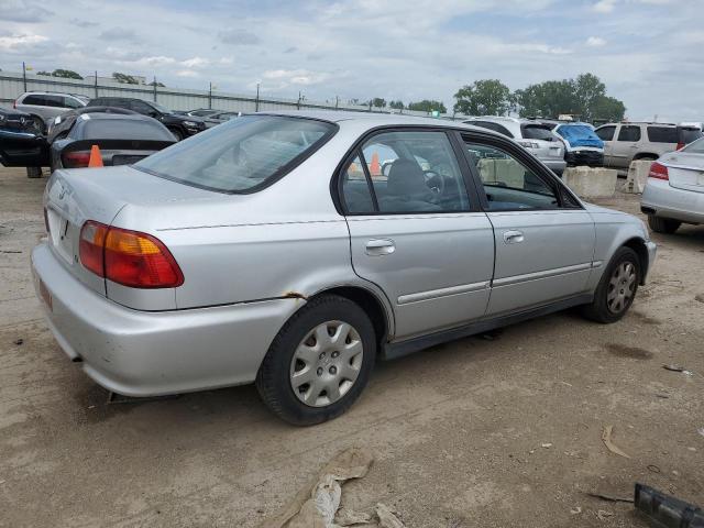 2HGEJ6616XH536500 - 1999 HONDA CIVIC BASE SILVER photo 3