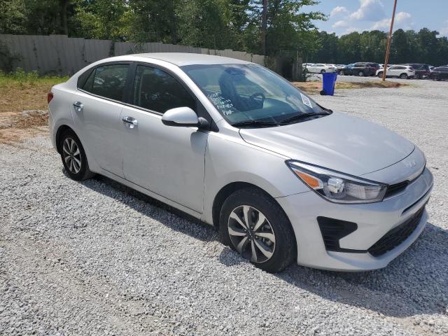 3KPA24AD4PE529380 - 2023 KIA RIO LX SILVER photo 4