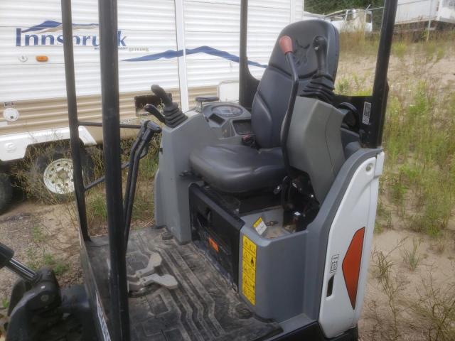 B3BL18276 - 2020 BOBCAT SKIDSTEER WHITE photo 5