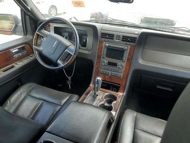 5LMJJ2H54CEL03666 - 2012 LINCOLN NAVIGATOR WHITE photo 8