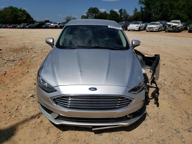 3FA6P0HD1JR200387 - 2018 FORD FUSION SE SILVER photo 5