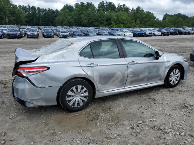 4T1B11HK0JU563542 - 2018 TOYOTA CAMRY L SILVER photo 3