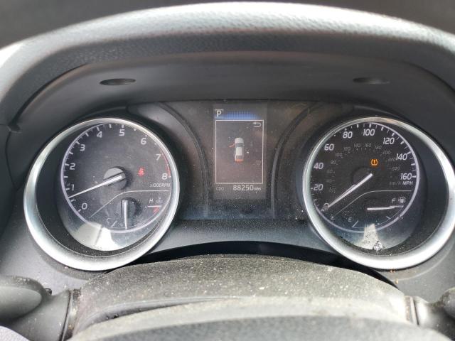 4T1B11HK0JU563542 - 2018 TOYOTA CAMRY L SILVER photo 9