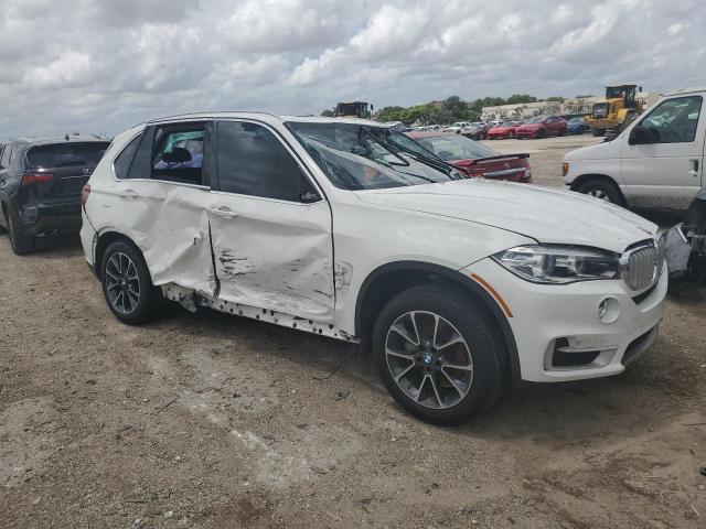 5UXKR2C53J0Z20917 - 2018 BMW X5 SDRIVE35I WHITE photo 4