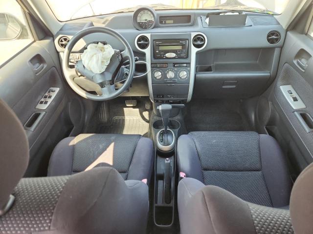 JTLKT324454004400 - 2005 TOYOTA SCION XB GREEN photo 8