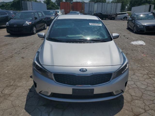 3KPFL4A83JE235045 - 2018 KIA FORTE EX SILVER photo 5