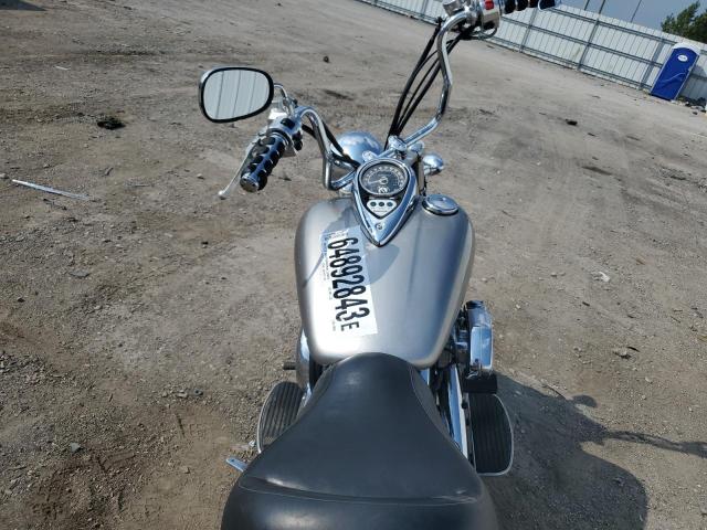 JKBVNAN155A020301 - 2005 KAWASAKI VN1500 N1 SILVER photo 5