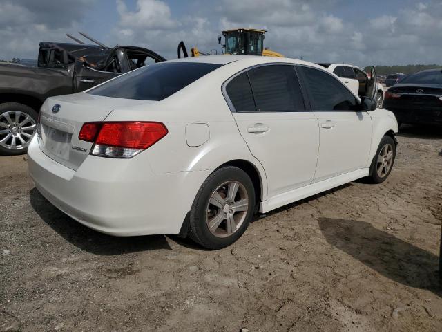 4S3BMCA60D3024448 - 2013 SUBARU LEGACY 2.5I WHITE photo 3