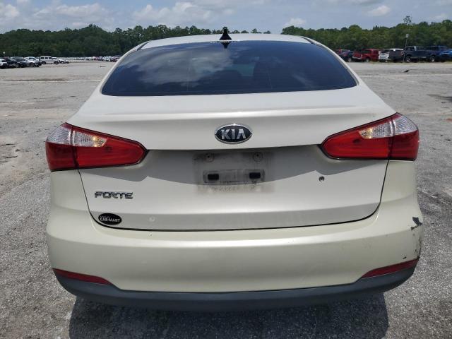 KNAFK4A63F5275773 - 2015 KIA FORTE LX WHITE photo 6