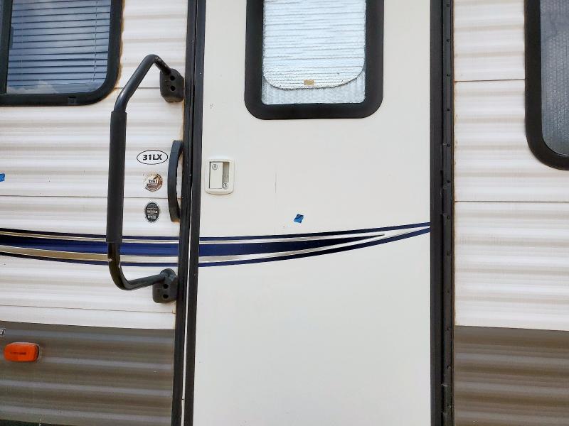 5SFPB3527GE309009 - 2016 HEART LAND PROWLER 白色 照片 9