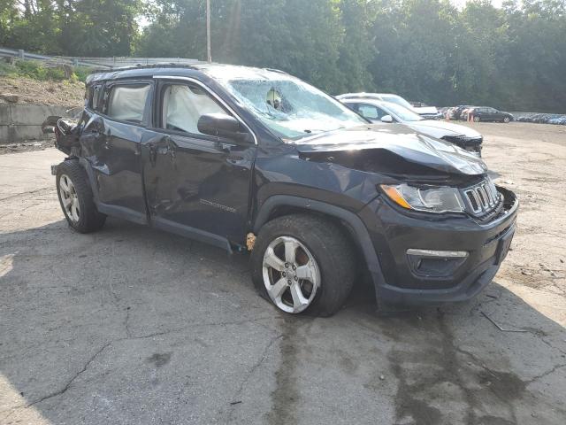 3C4NJDBB1JT282131 - 2018 JEEP COMPASS LATITUDE BLACK photo 4