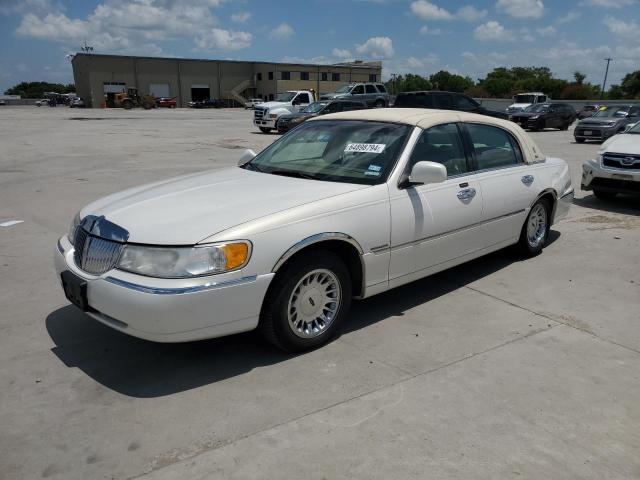 2001 LINCOLN TOWN CARTIER, 