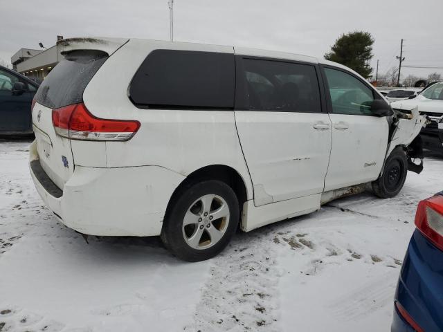 5TDKK3DC8BS008064 - 2011 TOYOTA SIENNA LE WHITE photo 3