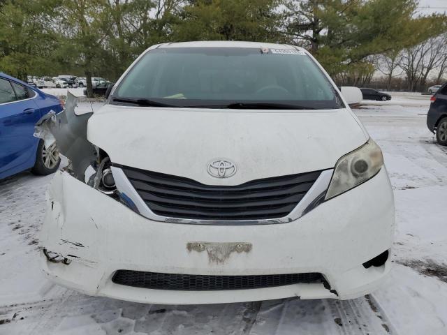 5TDKK3DC8BS008064 - 2011 TOYOTA SIENNA LE WHITE photo 5